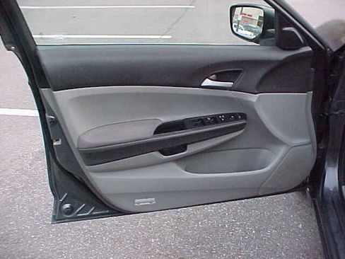 Used 2010 Honda Accord LX image 22
