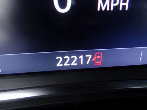 Used 2023 Chevrolet Traverse LT image 21