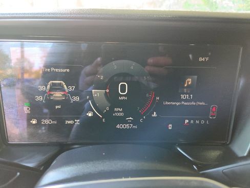 Used 2025 GMC Terrain Elevation AWD/4WD image 2