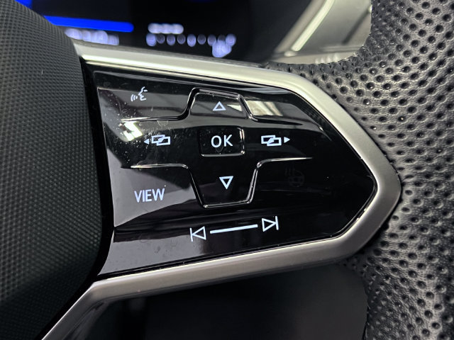 Certified 2024 Volkswagen Tiguan SE R-Line FWD image 19