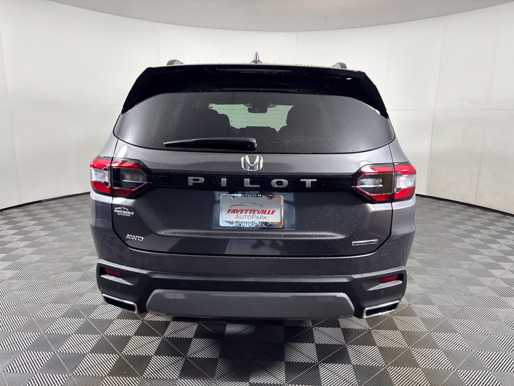 New 2026 Honda Pilot Touring image 4
