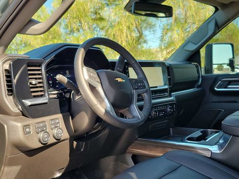 Used 2025 Chevrolet Silverado 2500 LT w/ Texas Edition AWD/4WD image 10