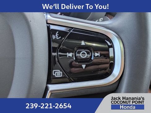 Used 2024 Volvo XC60 B5 Ultimate w/ Protection Package Premier AWD/4WD image 28