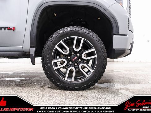 Used 2024 GMC Sierra 1500 AT4 w/ Technology Package image 7