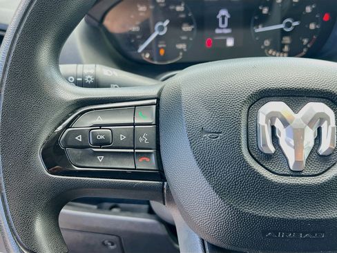 Used 2025 RAM ProMaster 2500 w/ Convenience Group FWD image 18
