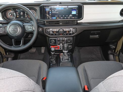 Used 2025 Jeep Gladiator Willys image 9