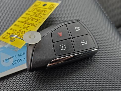 Used 2025 Chevrolet Equinox LT image 30