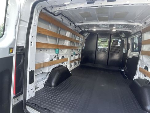 Used 2019 Ford Transit 250 130 Low Roof w/ Exterior Upgrade Package RWD image 11