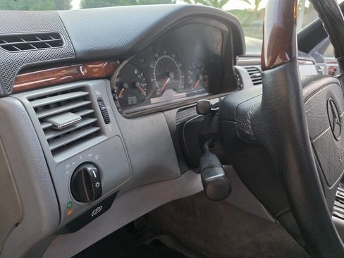 Used 1998 Mercedes-Benz E 320 Sedan image 23