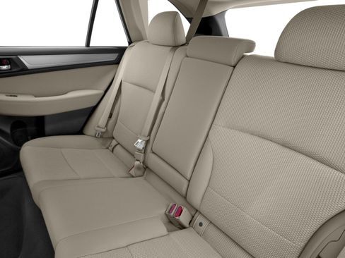 Used 2017 Subaru Outback 2.5i Premium image 8