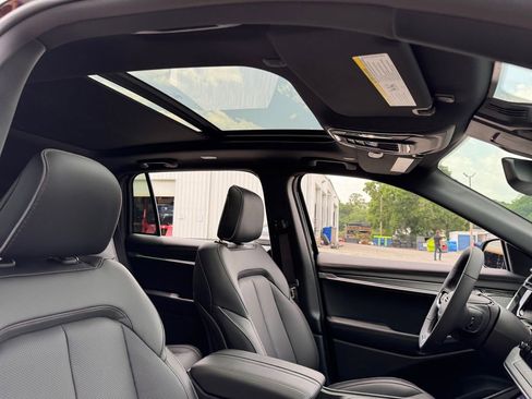 New 2025 Jeep Wagoneer S Limited image 16