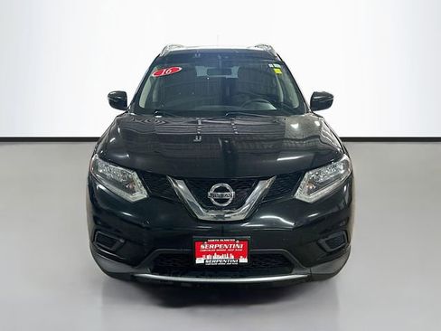 Used 2016 Nissan Rogue SV image 4