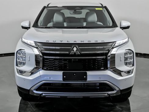 New 2025 Mitsubishi Outlander SE image 4
