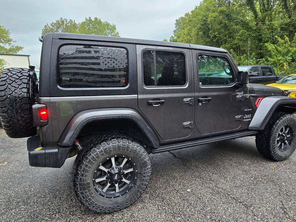 Used 2018 Jeep Wrangler Unlimited Sahara w/ Cold Weather Group AWD/4WD image 9