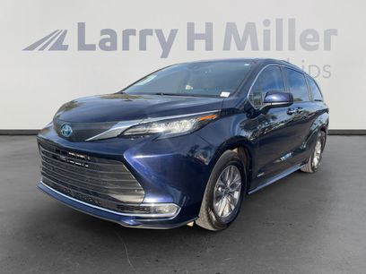 Used 2021 Toyota Sienna XLE