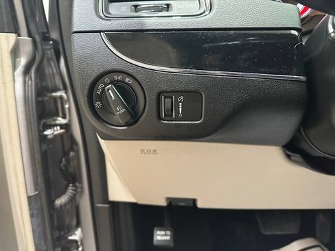 Used 2020 Dodge Grand Caravan SXT FWD image 13