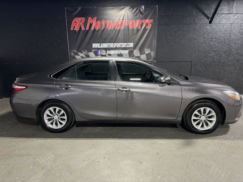 Used 2016 Toyota Camry LE FWD image 5