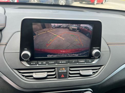 Used 2019 Nissan Altima 2.5 SR w/ SR Premium Package FWD image 18