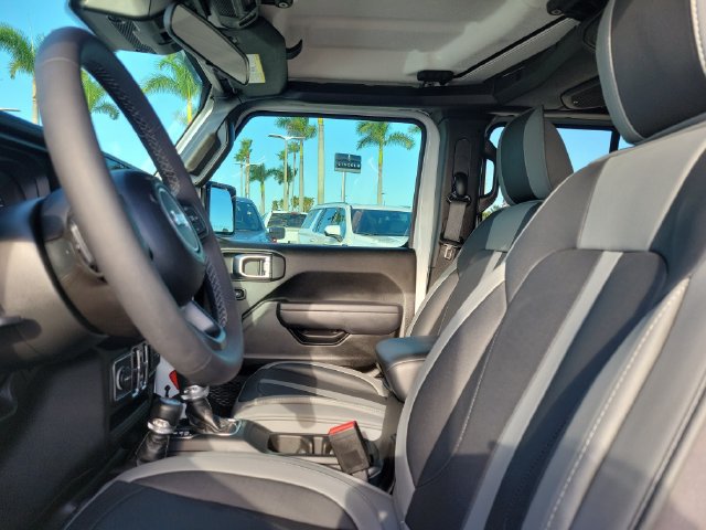 Used 2025 Jeep Gladiator Sport AWD/4WD image 22