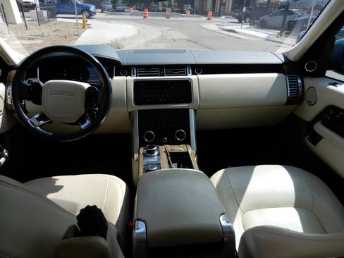 Used 2019 Land Rover Range Rover HSE image 20