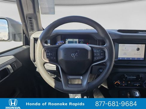 Used 2022 Ford Bronco 4-Door AWD/4WD image 13