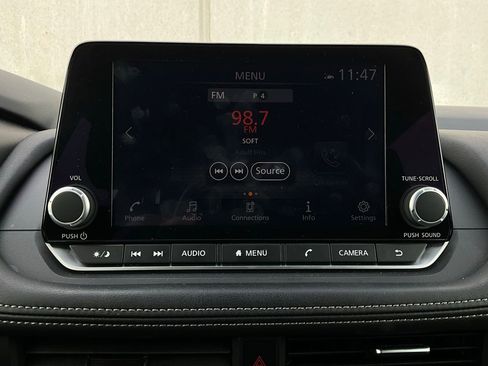 Used 2025 Nissan Rogue SV image 29