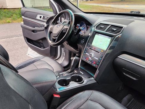 Used 2018 Ford Explorer Sport w/ Equipment Group 401A AWD/4WD image 44