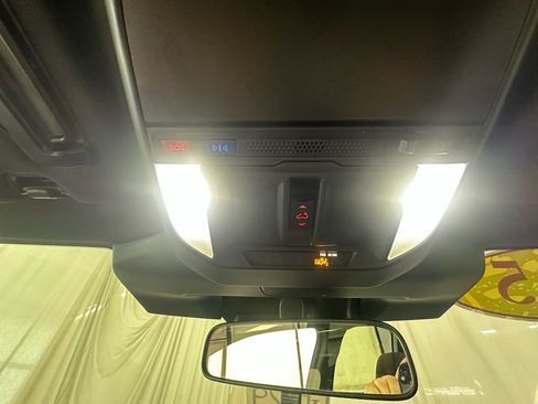 Used 2025 Subaru Forester Premium AWD/4WD image 25