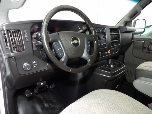 Used 2021 Chevrolet Express 2500 w/ Driver Convenience Package RWD image 12