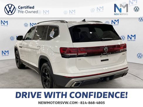 Certified 2024 Volkswagen Atlas Peak Edition SE image 3