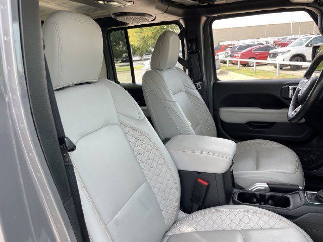 Used 2022 Jeep Wrangler Unlimited Sahara AWD/4WD image 28