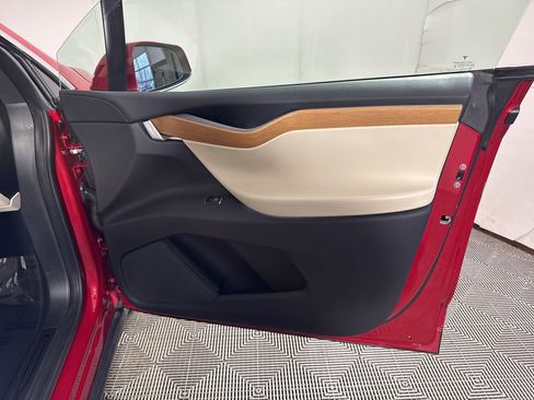 Used 2020 Tesla Model X Long Range image 16