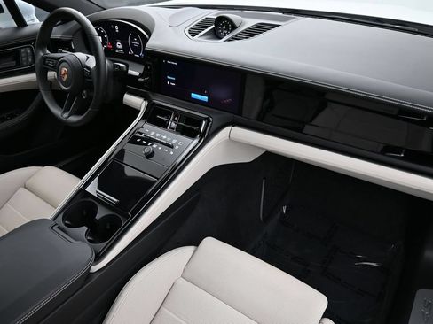 Certified 2025 Porsche Panamera 4S AWD/4WD image 31