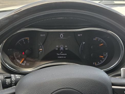 Used 2019 Jeep Grand Cherokee Overland AWD/4WD image 18