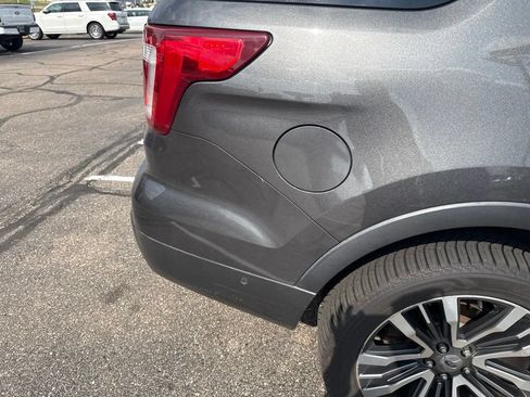 Used 2016 Ford Explorer Platinum AWD/4WD image 12