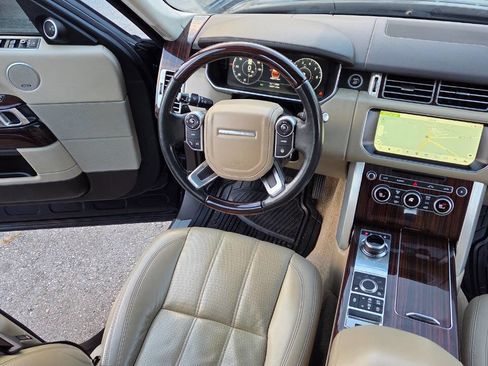 Used 2017 Land Rover Range Rover HSE image 37