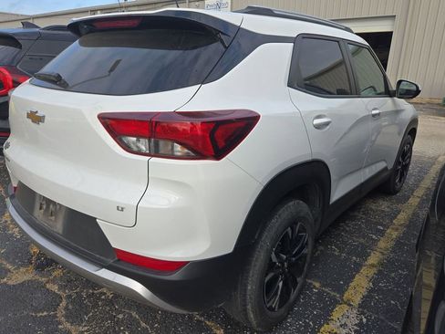 Used 2023 Chevrolet TrailBlazer LT image 2