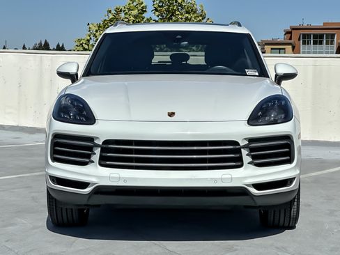 Used 2021 Porsche Cayenne AWD/4WD image 12
