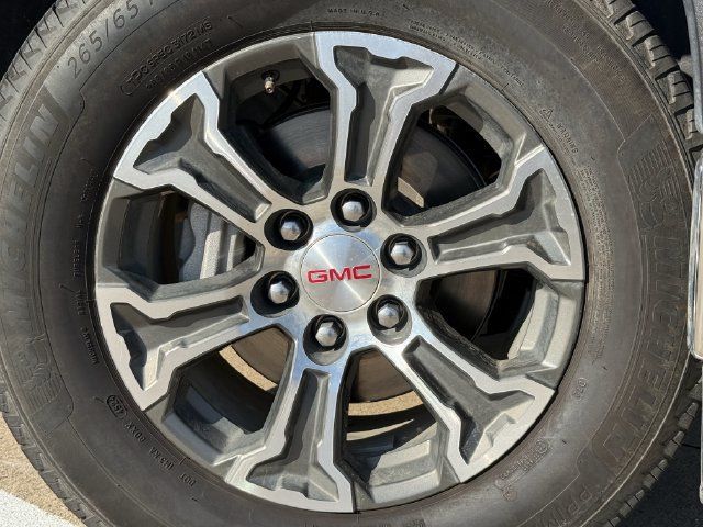 Used 2025 GMC Sierra 1500 SLT AWD/4WD image 9