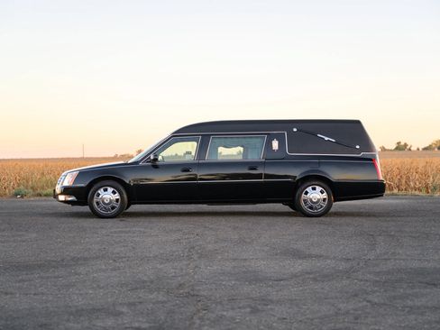 Used 2009 Cadillac DTS Hearse FWD image 78
