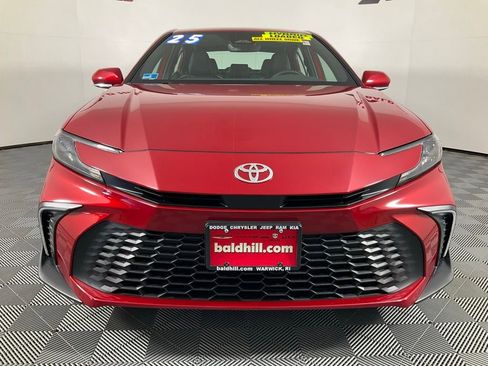 Used 2025 Toyota Camry SE image 2