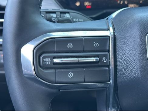 Used 2024 GMC Acadia Elevation w/ Luxury Package FWD image 29