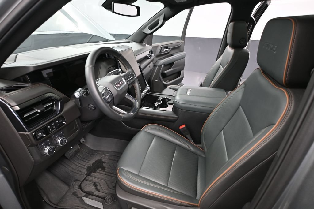 Used 2025 GMC Yukon AT4 AWD/4WD image 19