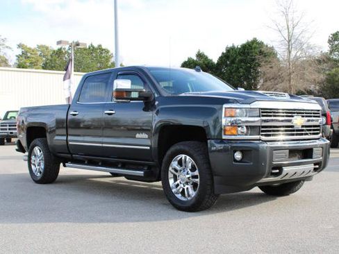 Used 2017 Chevrolet Silverado 2500 High Country w/ Duramax Plus Package image 3