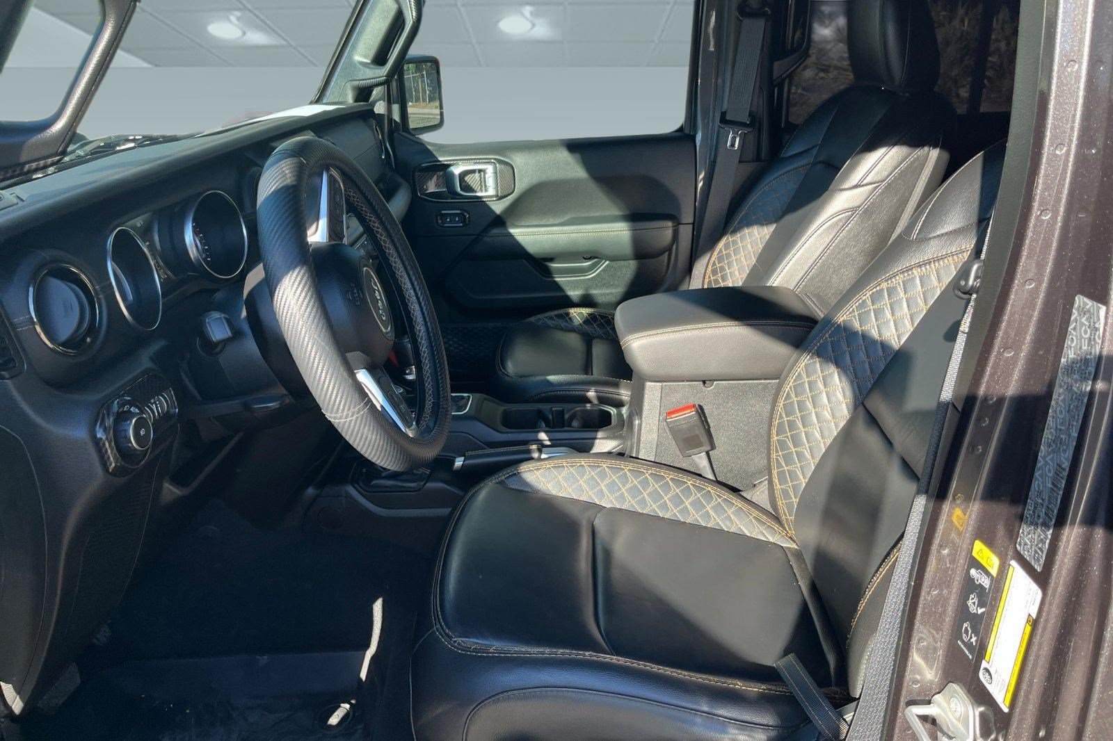 Used 2021 Jeep Wrangler Unlimited Sahara AWD/4WD image 5