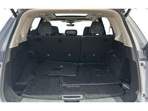 Used 2023 Nissan Rogue Platinum w/ Platinum Premium Package FWD image 9