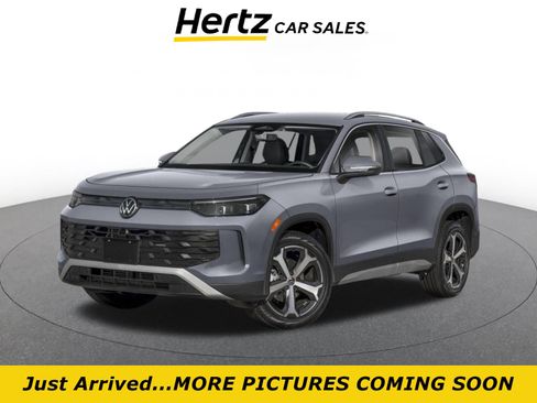 Used 2026 Volkswagen Tiguan SE AWD/4WD image 1
