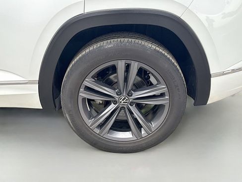 Used 2022 Volkswagen Atlas Cross Sport SEL R-Line image 45