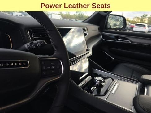 Used 2024 Jeep Wagoneer Series II AWD/4WD image 13