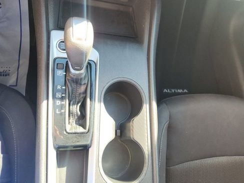 Used 2025 Nissan Altima 2.5 SV image 29